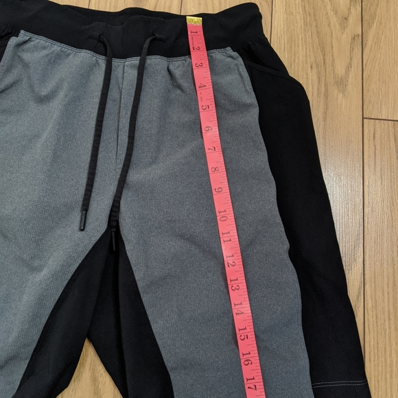 Lululemon Namaste at the Beach Shorts - Picture 4 of 8